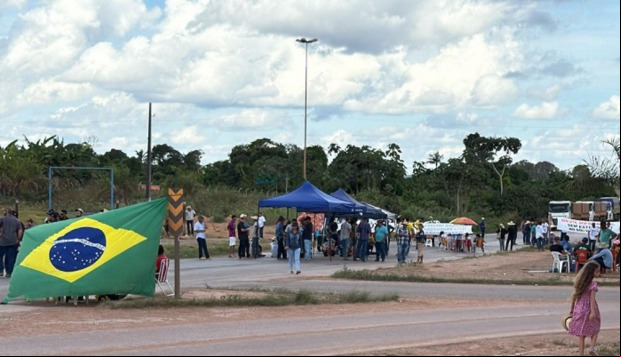 Interdição total da BR-364 no km 563 continua nesta quarta-feira (11)